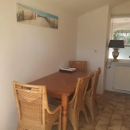 Holiday home Zonneweelde Dirkshorn